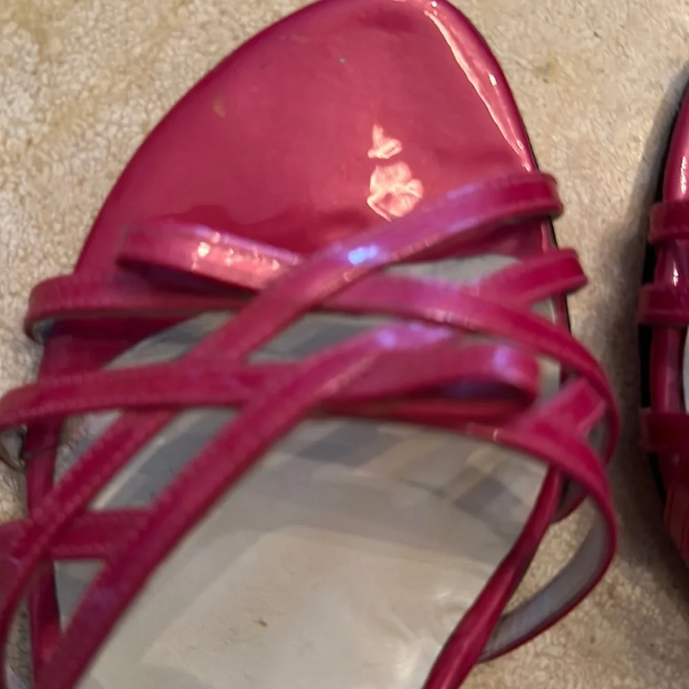 Stuart Weitzman sandals in Fuchsia Patent Leather. Size 7 1/2 M. Barbie ❤️ - Picture 2 of 9